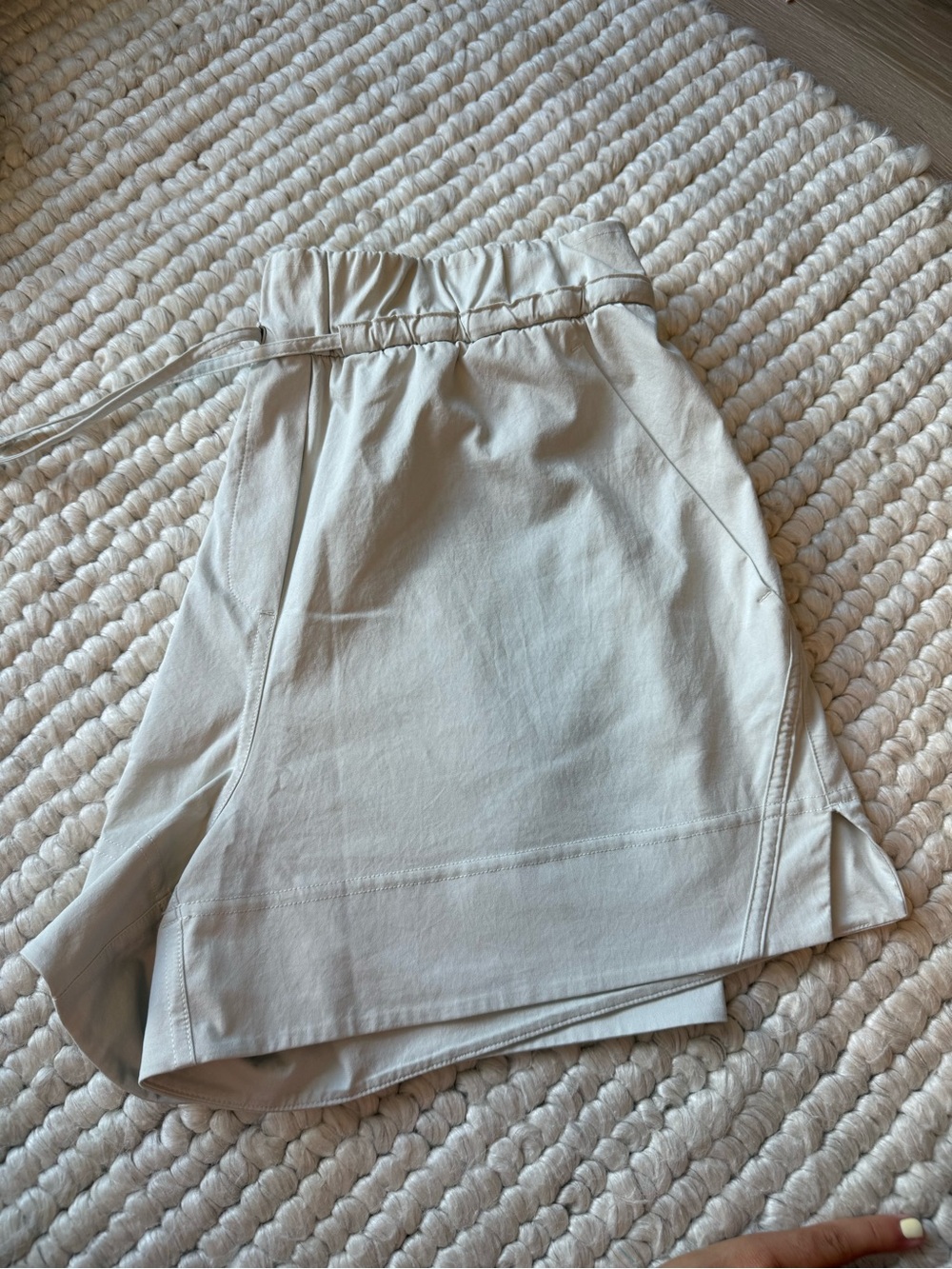 Lululemon Cinchable Waist HR Woven Short 3.5" (Beige/Neutral) XS Like New